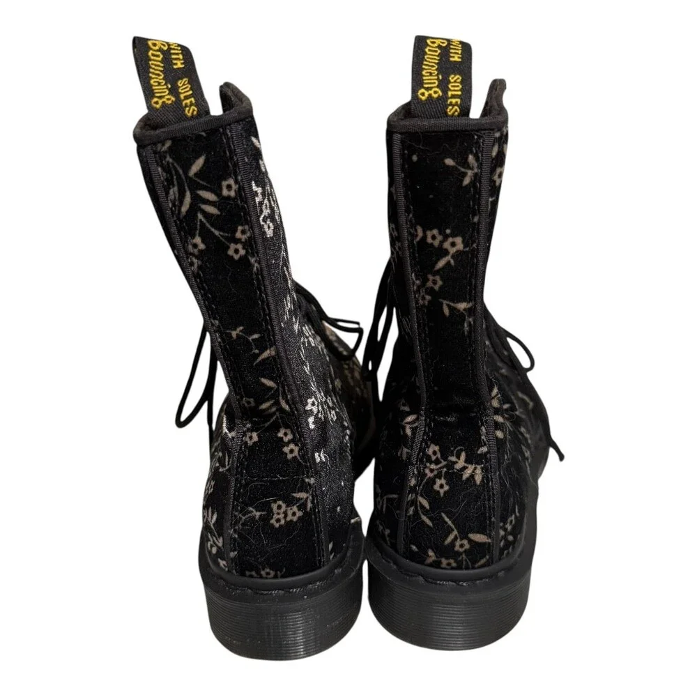Dr. Martens Womens Size 7 Black Velvet Floral 8-Eye Boots Vintage Rare - Picture 3 of 6